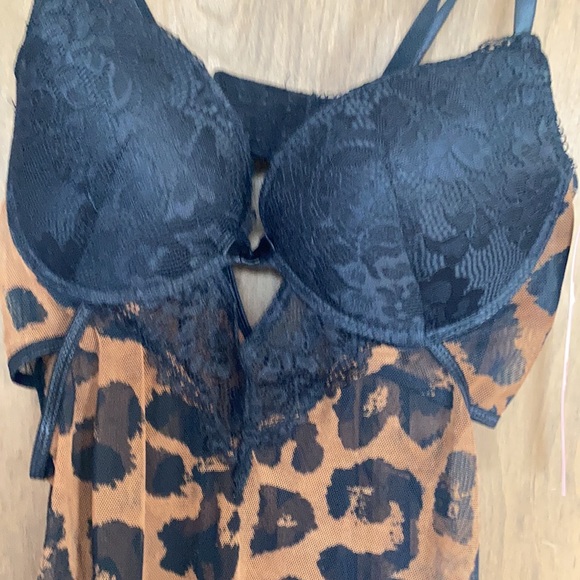 Relist 12/7 padded bust sheer animal print w lace detail & cut outs size M - Picture 10 of 17